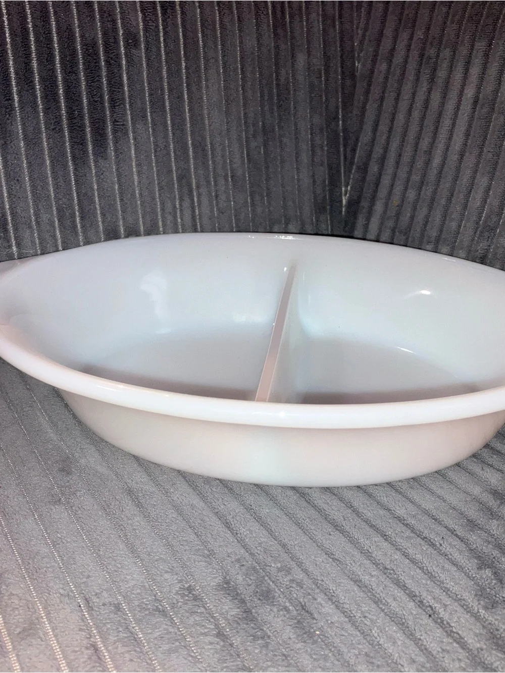 Vintage Anchor Hocking Fire King Milk Glass Opal Oval 1.5qt Divided Casserole